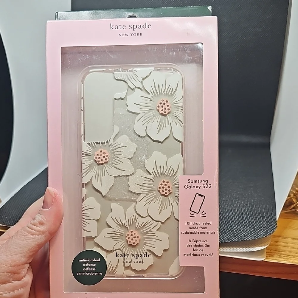 kate spade Cream Floral Phone Case - Picture 5 of 8